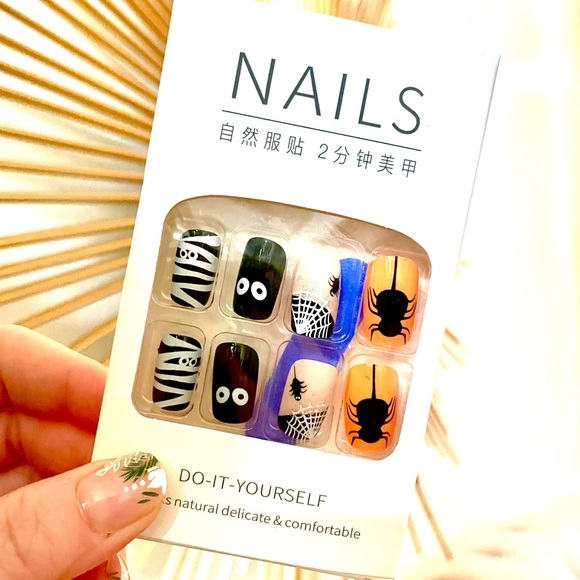 Halloween Press On Nails - Picture 7 of 7